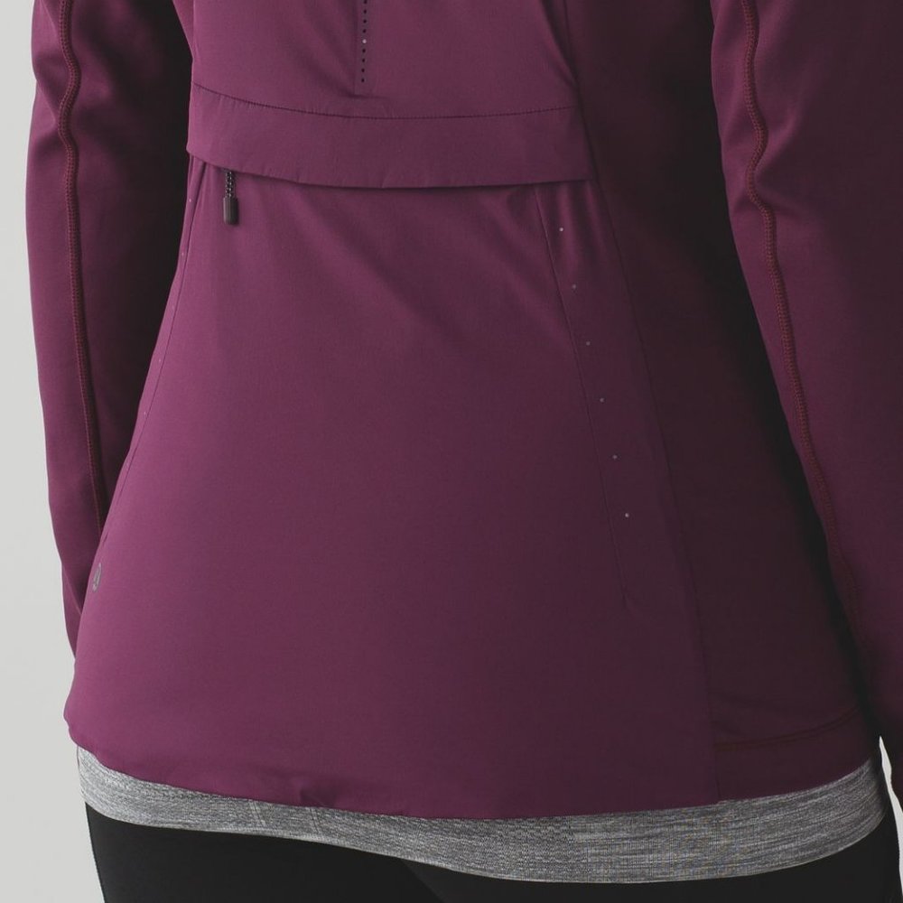 Lululemon Run For Cold Pullover Plum - image 6